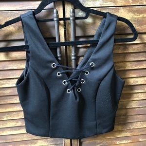Black criss cross croptop